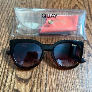 Cat eye ish QUAY sunglasses